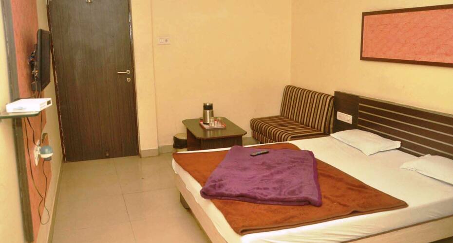 Hotel Rajendra Palace, Ratlam 2